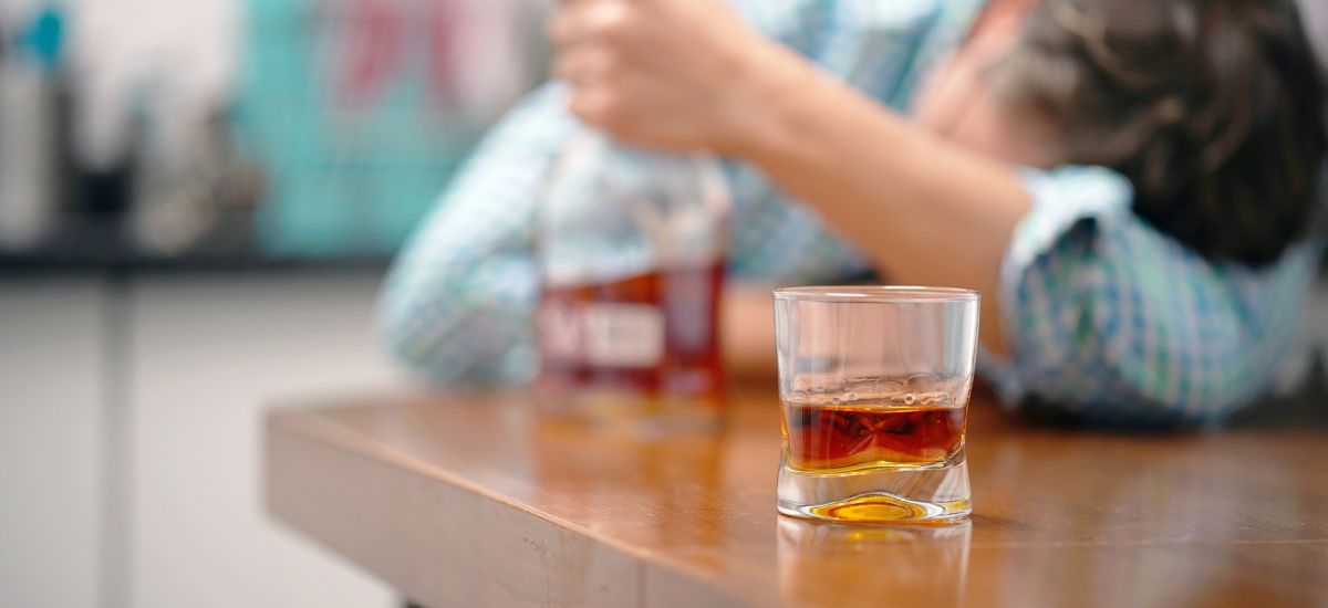 Alcoólatra é dependente químico?