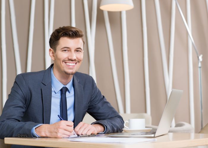 Como abordar o alcoolismo dentro das empresas
