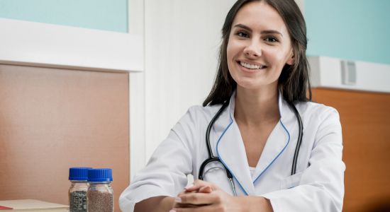 Qual tipo de tratamento pode ser feito a usuários de drogas?