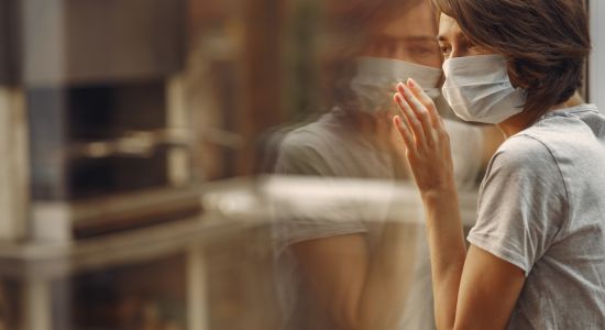 Aumento do uso de drogas entre as mulheres na pandemia