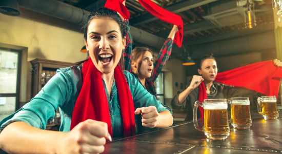 Por que o abuso de álcool impacta mais as mulheres?