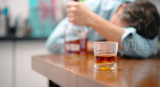 Alcoólatra é dependente químico?